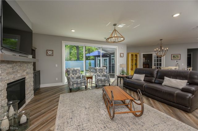 1970 Hawthorn Court, North Canton, OH 44720