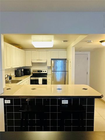 2301 Collins Ave 420, Miami Beach, FL 33139