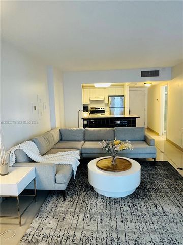2301 Collins Ave 420, Miami Beach, FL 33139