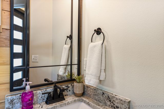 448621 E 979 Road, Vian, OK 74962