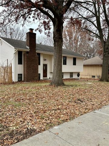 305 NE Sunnyside School Road, Blue Springs, MO 64014