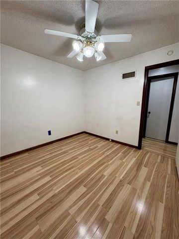 305 NE Sunnyside School Road, Blue Springs, MO 64014