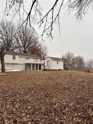 305 NE Sunnyside School Road, Blue Springs, MO 64014