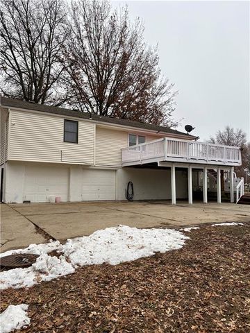 305 NE Sunnyside School Road, Blue Springs, MO 64014