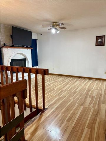 305 NE Sunnyside School Road, Blue Springs, MO 64014