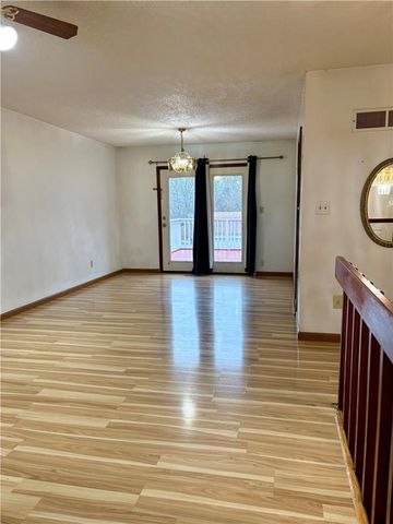 305 NE Sunnyside School Road, Blue Springs, MO 64014