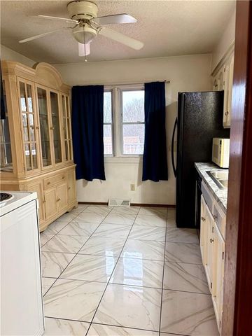 305 NE Sunnyside School Road, Blue Springs, MO 64014