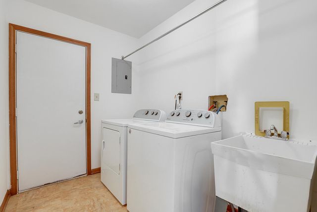 1827 W Ash Street, Griffith, IN 46319