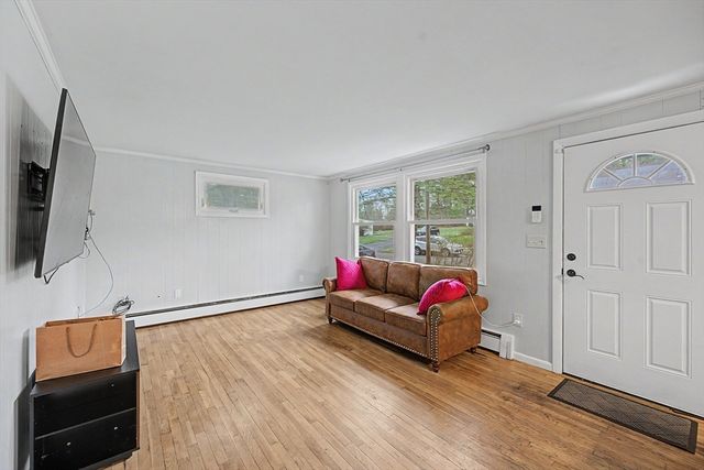 91 Lincoln Ave, Holden, MA 01520