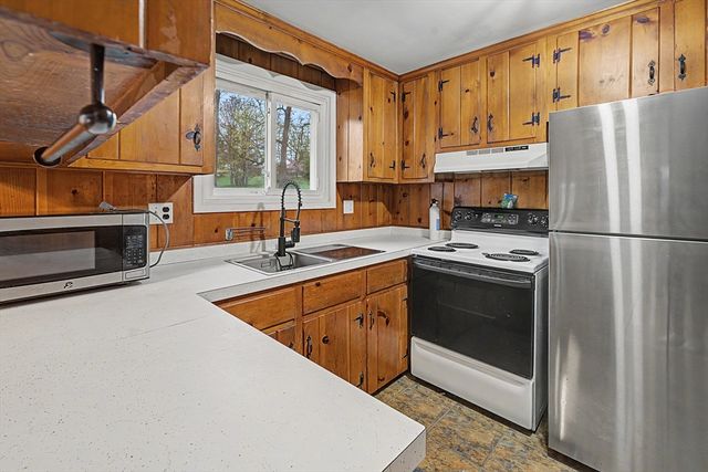 91 Lincoln Ave, Holden, MA 01520