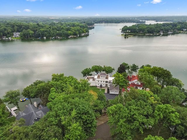 W5357 Lauderdale DRIVE, Elkhorn, WI 53121