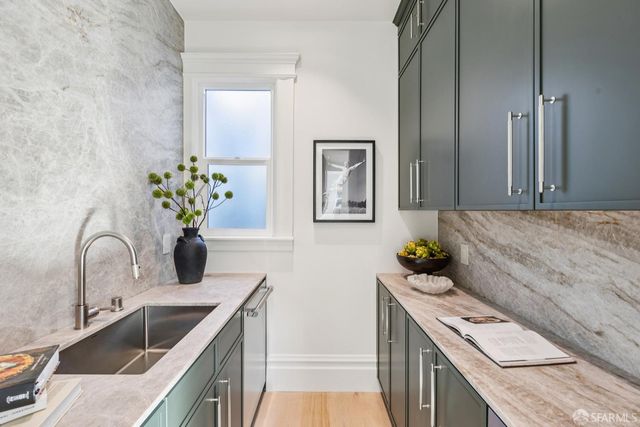 976 Noe Street, San Francisco, CA 94114