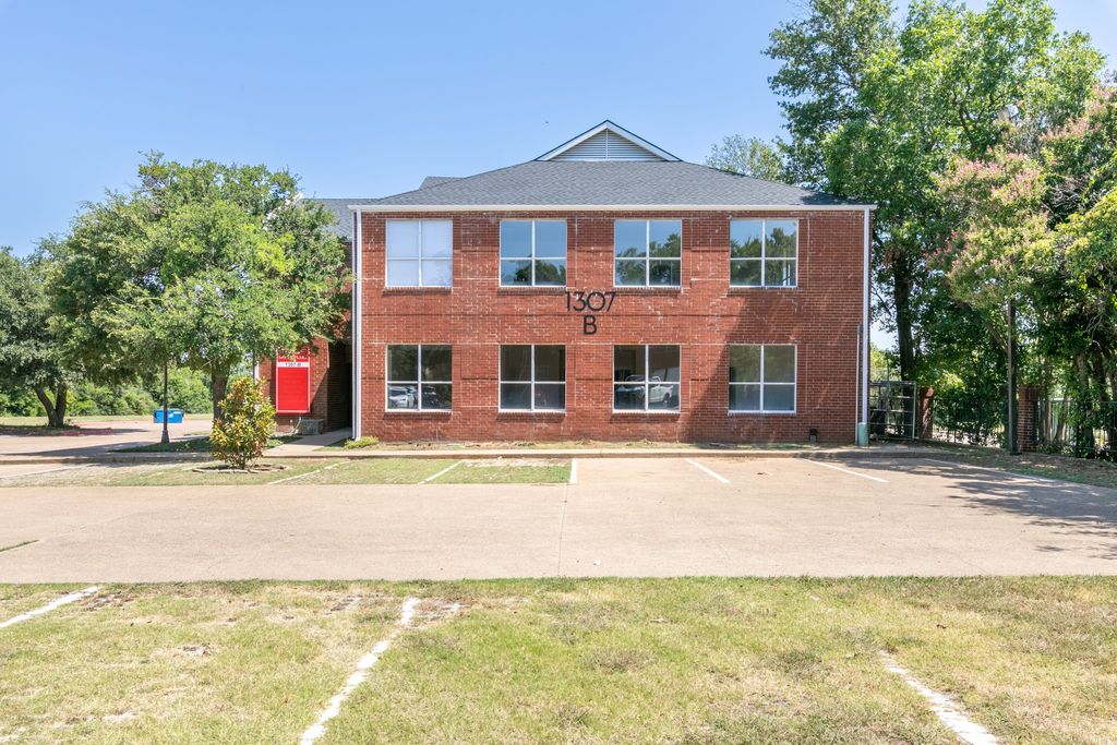 1307 W Abram Street 205, Arlington, TX 76013
