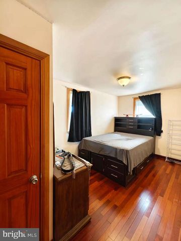 906 SAINT VINCENT STREET, Philadelphia, PA 19111