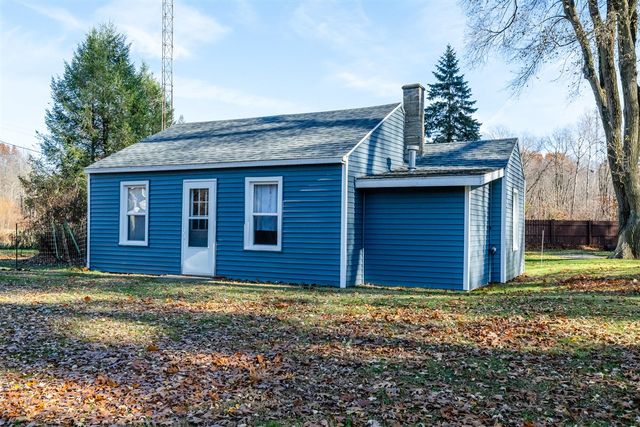 82078 North Court, Coloma, MI 49038