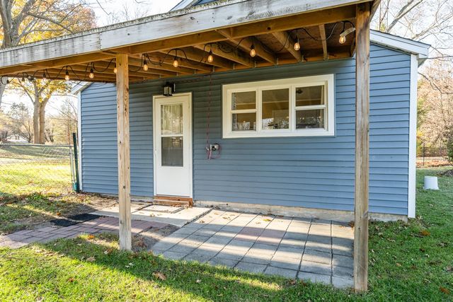 82078 North Court, Coloma, MI 49038