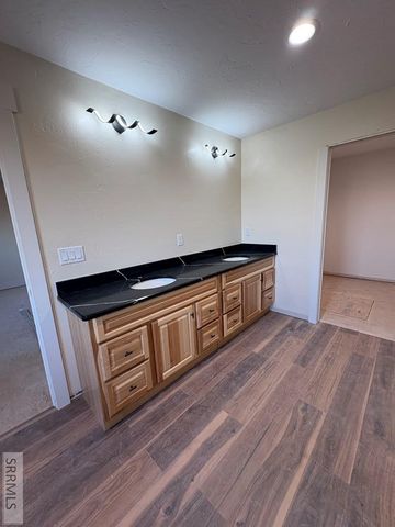 294 Heritage Way, St Anthony, ID 83445