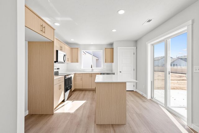 17663 N Boone Peak Ave, Nampa, ID 83687