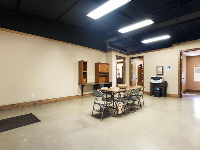 1519 W Kilpatrick Street, Cleburne, TX 76033