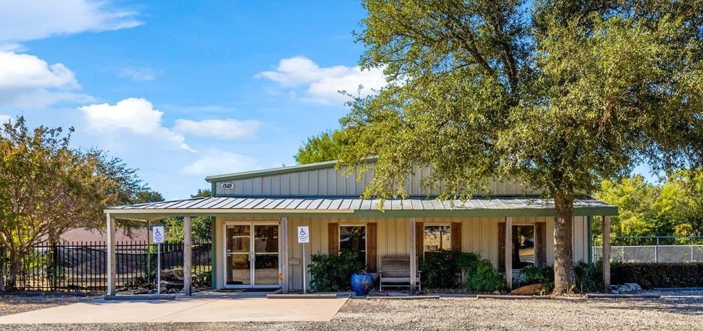1519 W Kilpatrick Street, Cleburne, TX 76033