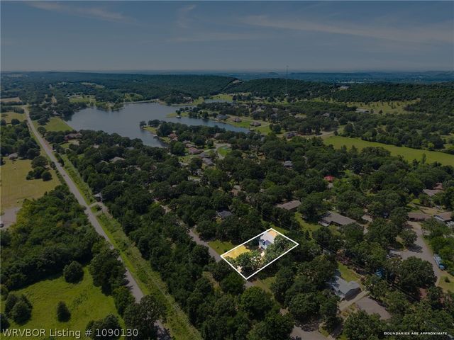 8226 Dequeen Court, Hackett, AR 72937
