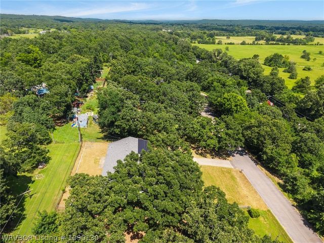 8226 Dequeen Court, Hackett, AR 72937