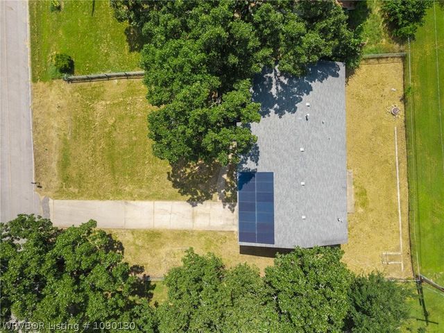 8226 Dequeen Court, Hackett, AR 72937