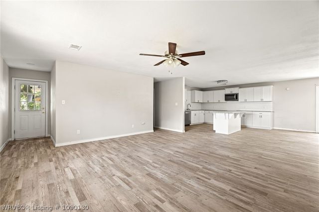 8226 Dequeen Court, Hackett, AR 72937