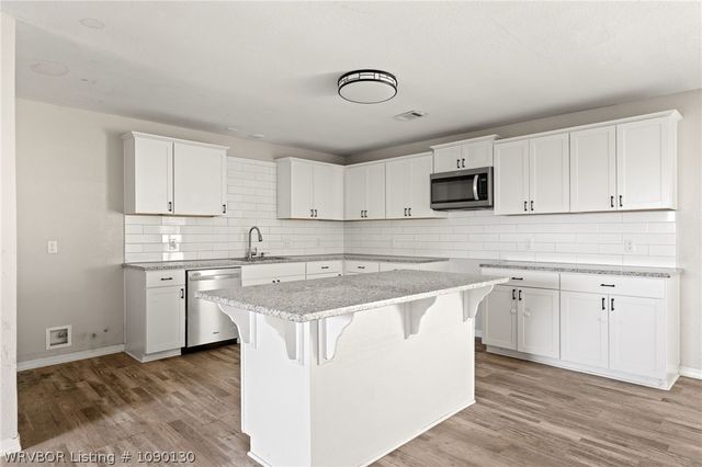 8226 Dequeen Court, Hackett, AR 72937