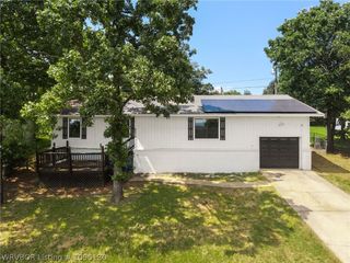 8226 Dequeen Court, Hackett, AR 72937