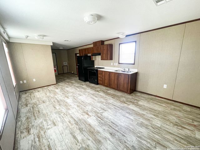 18234 Benton City Rd, Von Ormy, TX 78073