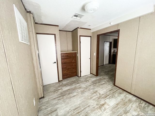 18234 Benton City Rd, Von Ormy, TX 78073