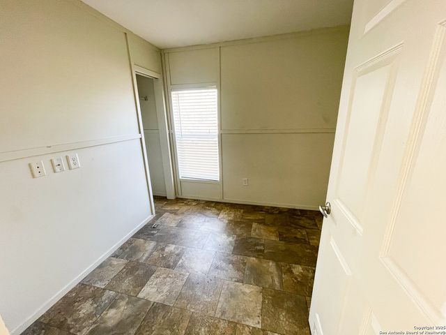18234 Benton City Rd, Von Ormy, TX 78073