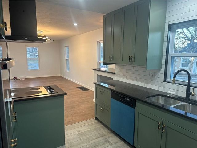 519 S Carlisle Drive, Sugar Creek, MO 64054