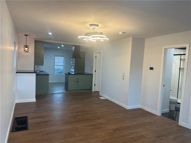 519 S Carlisle Drive, Sugar Creek, MO 64054