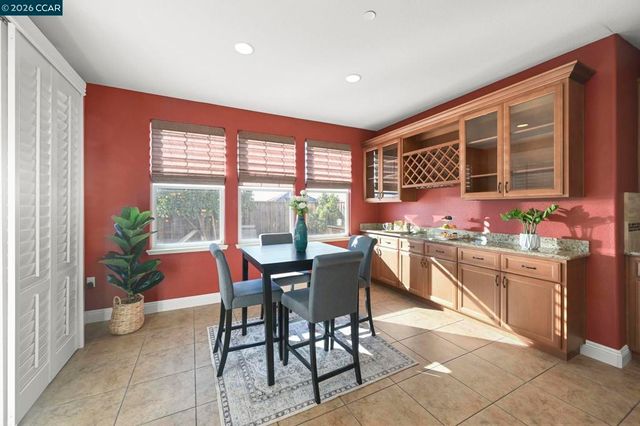 2550 Molinaro Way, Dublin, CA 94568