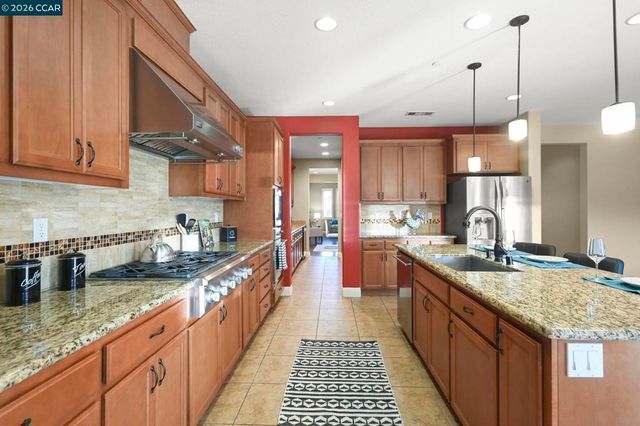 2550 Molinaro Way, Dublin, CA 94568