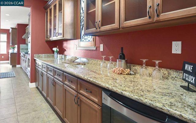 2550 Molinaro Way, Dublin, CA 94568