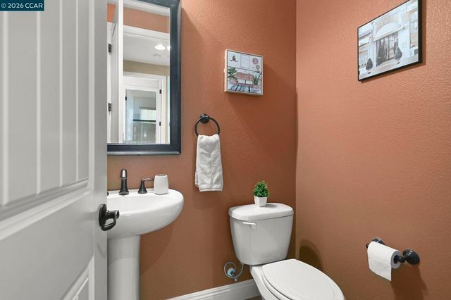 2550 Molinaro Way, Dublin, CA 94568