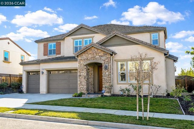 2550 Molinaro Way, Dublin, CA 94568