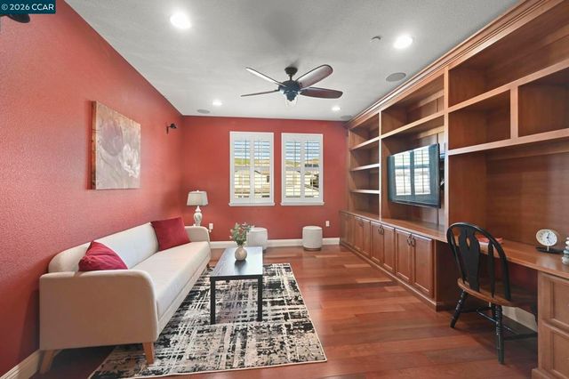 2550 Molinaro Way, Dublin, CA 94568