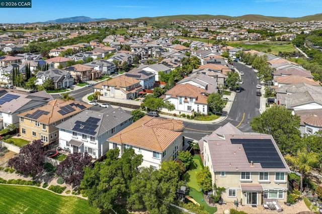 2550 Molinaro Way, Dublin, CA 94568