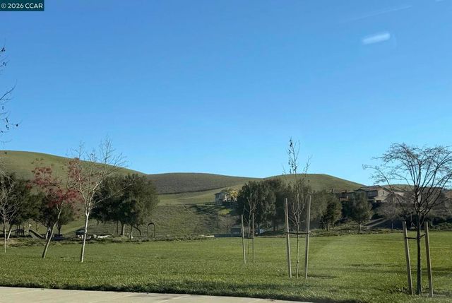 2550 Molinaro Way, Dublin, CA 94568