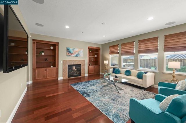 2550 Molinaro Way, Dublin, CA 94568