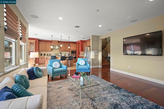 2550 Molinaro Way, Dublin, CA 94568