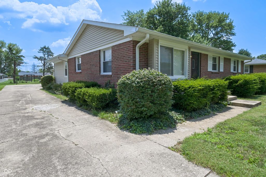 705 Orchard Lane, Greenwood, IN 46142
