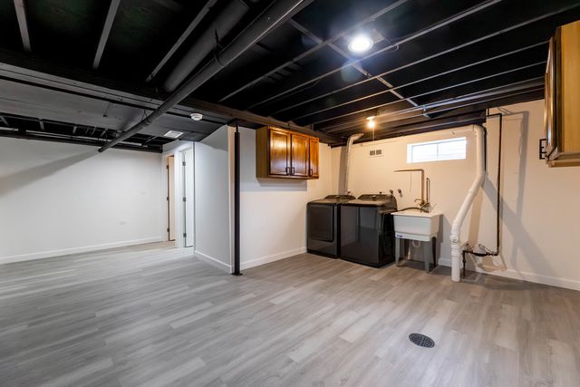 1616 Wilcox Street, Crest Hill, IL 60435