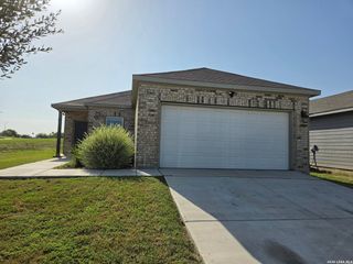 10406 Buescher, San Antonio, TX 78223