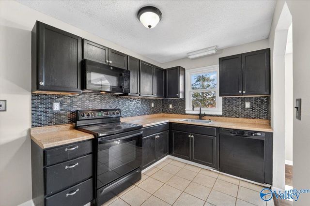 372 Clutts Road, Harvest, AL 35749