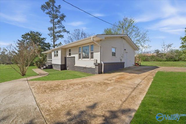 372 Clutts Road, Harvest, AL 35749